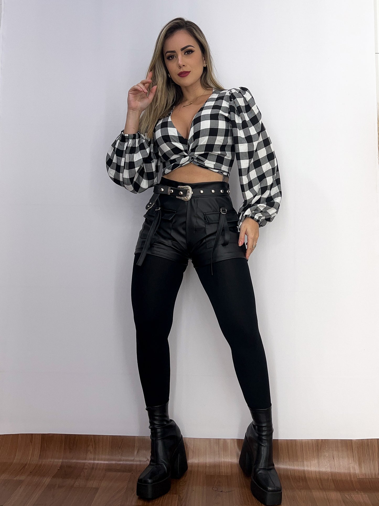 Cropped Manga Longa Xadrez