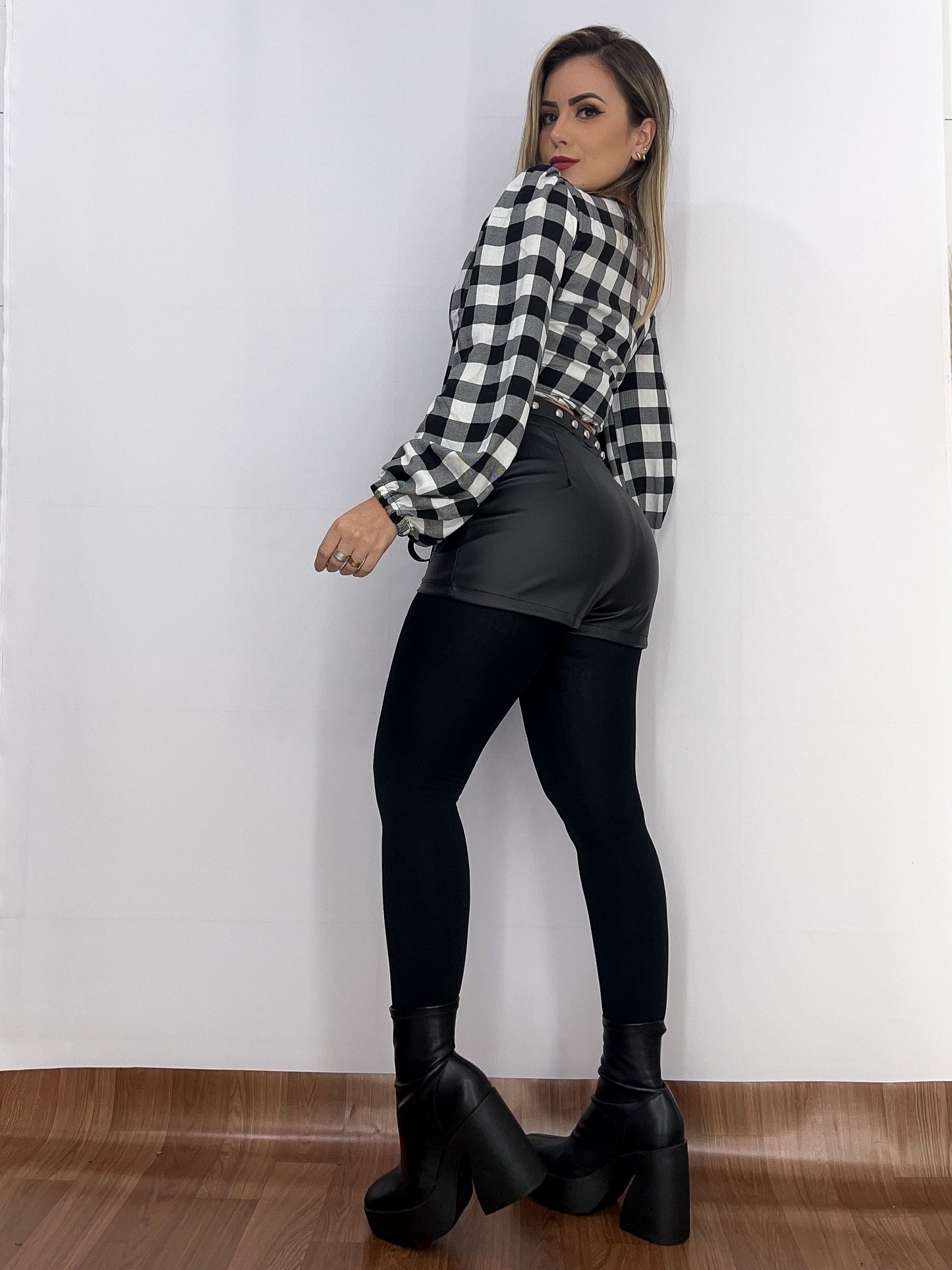 Cropped Manga Longa Xadrez