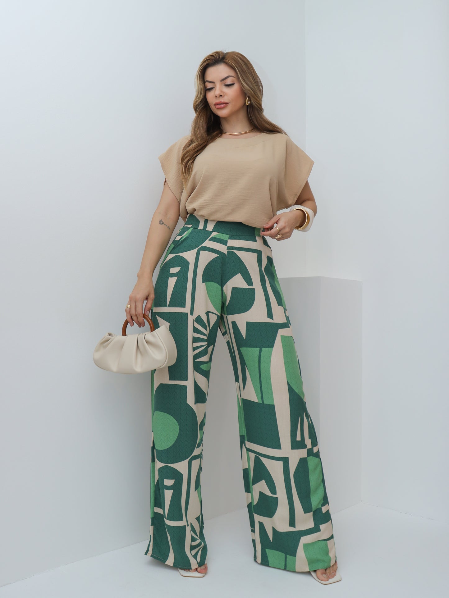 Conjunto Cléo Calça Estampada + Blusa