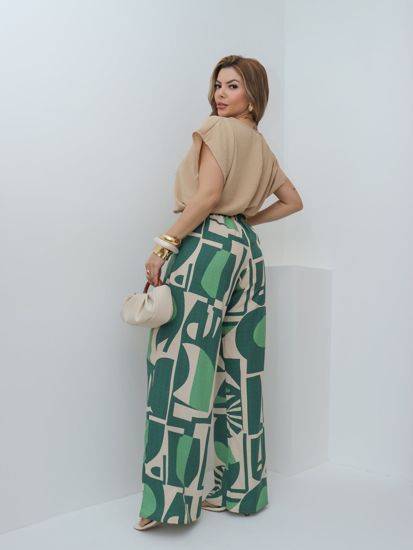 Conjunto Cléo Calça Estampada + Blusa