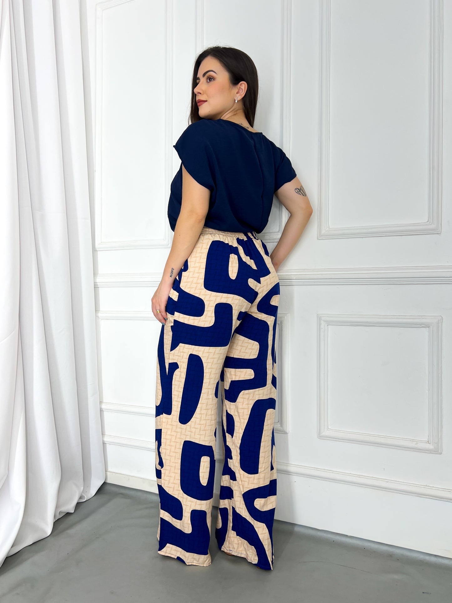 Conjunto Cléo Calça Estampada + Blusa